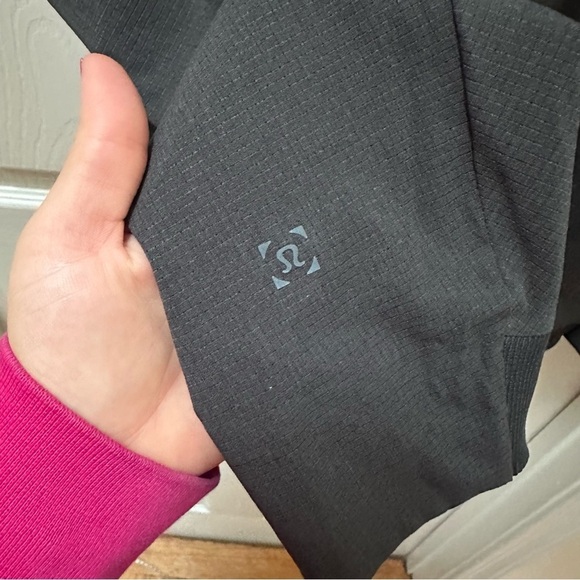 NWT Lululemon airing easy bomber jacket coat s small gray black - Picture 8 of 8